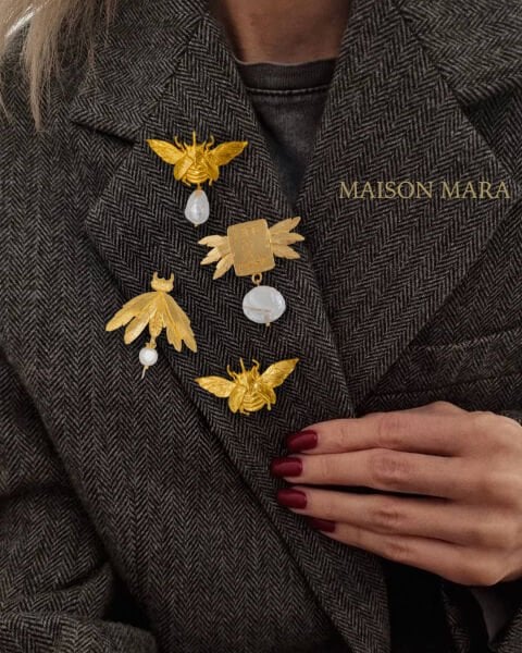 GOLDEN WING PEARL DROP BROŞ